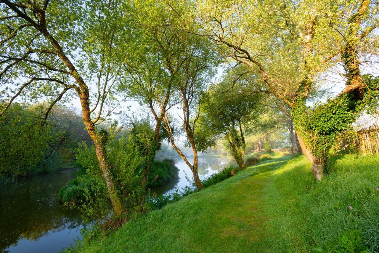 Our Goldfinch 1- Sleeps 2 Persons- Private Hot Tub-Pet Friendly-Tranquil Holiday Away From It All Yet Not Far From St Austell- The Holiday Home Has One Bedroom, Living And Dining Area, Equipped Kitchen-Decking-Outdoor Furniture-Fishing Lakes And More Grampound Экстерьер фото